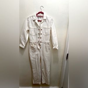 new cream color women's jonsui.